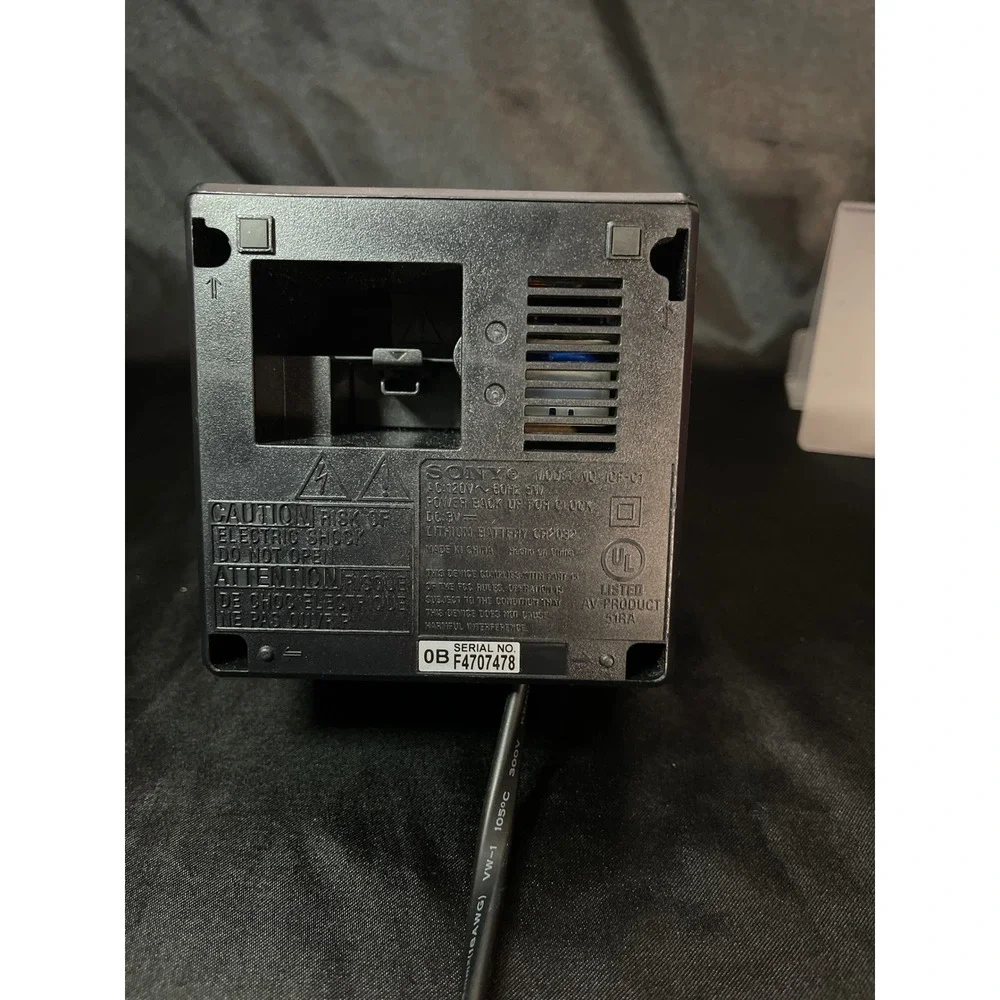 Sony Dream Machine ICF-C1 AM/FM Alarm Clock Radio Black Cube Amber LED Display‎
